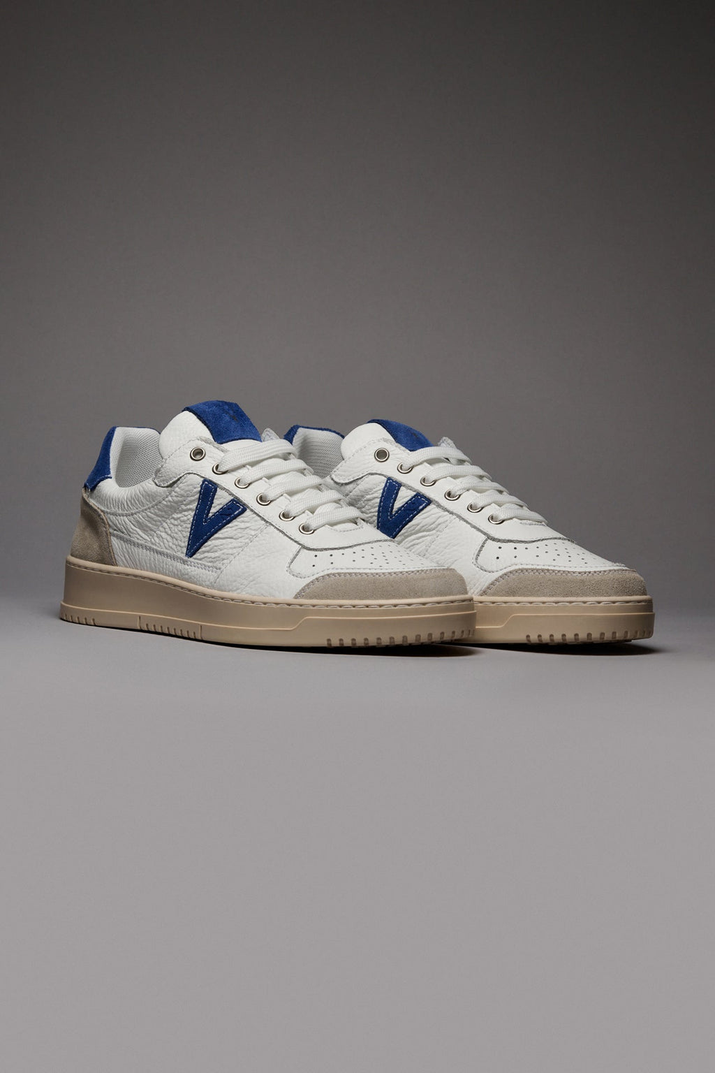 V2 SNEAKERS WHITE WITH SUEDE BACK AND BLUE INSERT ROYAL BLUE