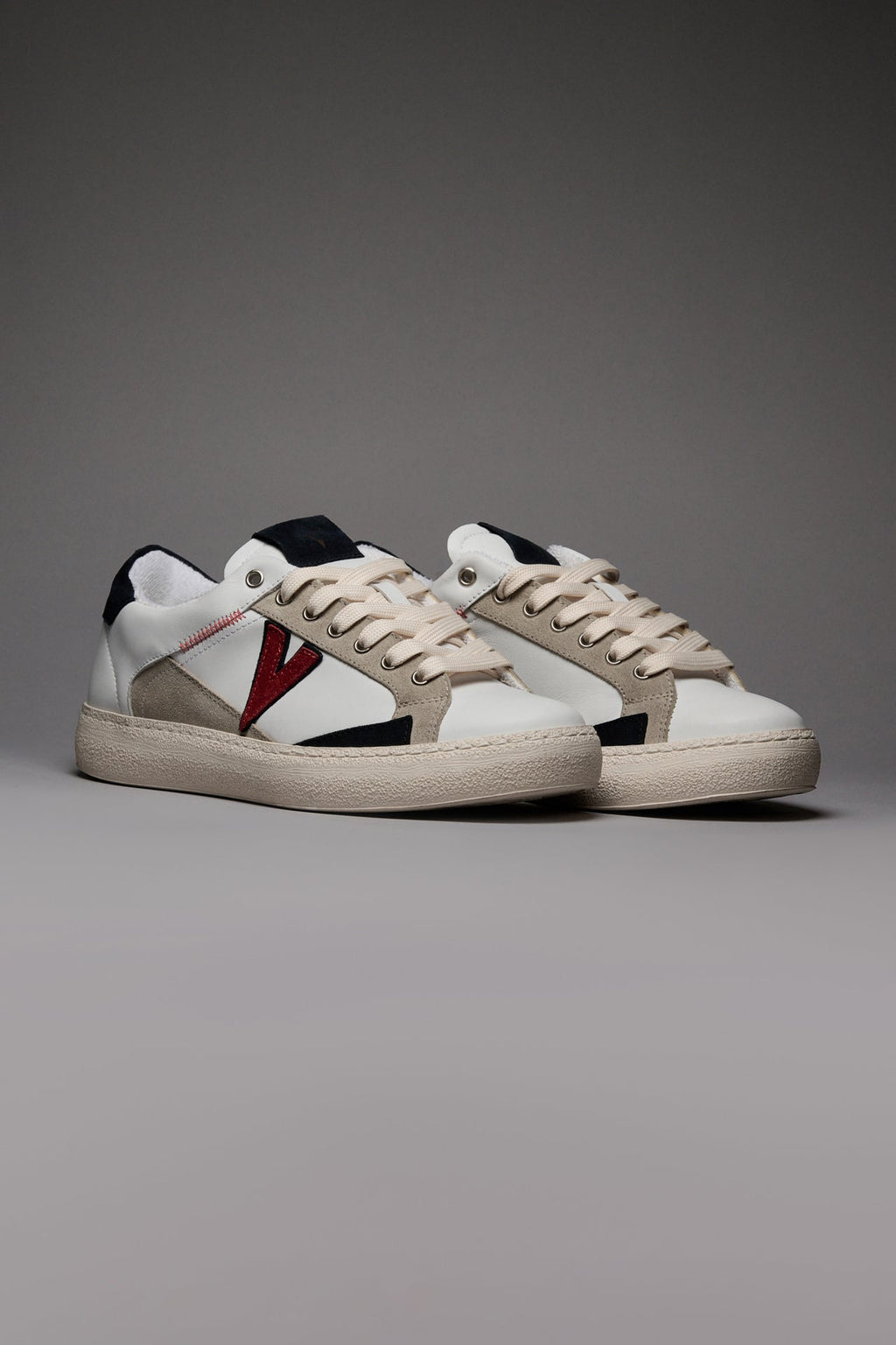 V2 PABLITO - WHITE SNEAKERS WITH SAND BLUE AND RED INSERTS