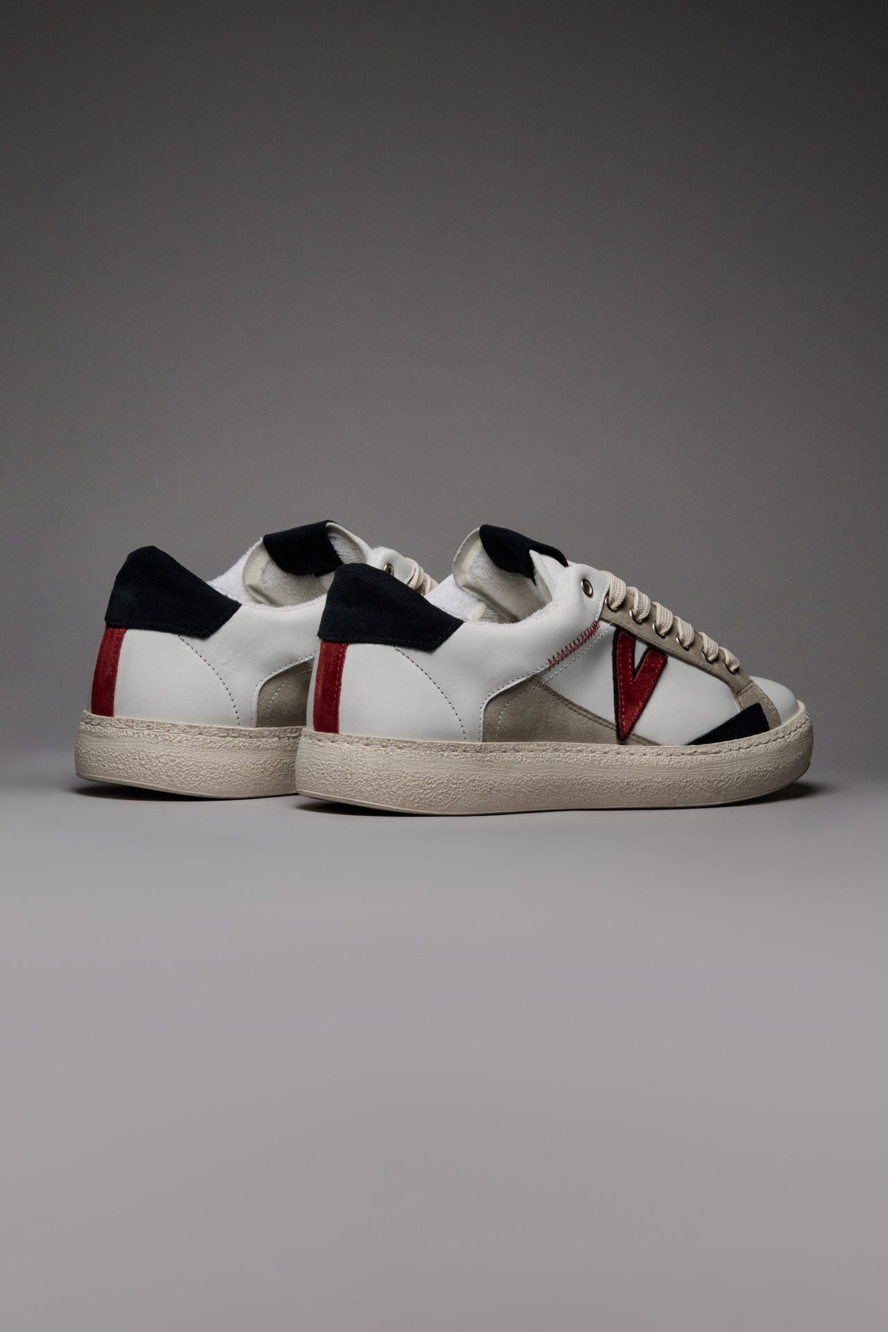 V2 PABLITO - SNEAKERS BIANCA CON INSERTI BLU SABBIA E ROSSO