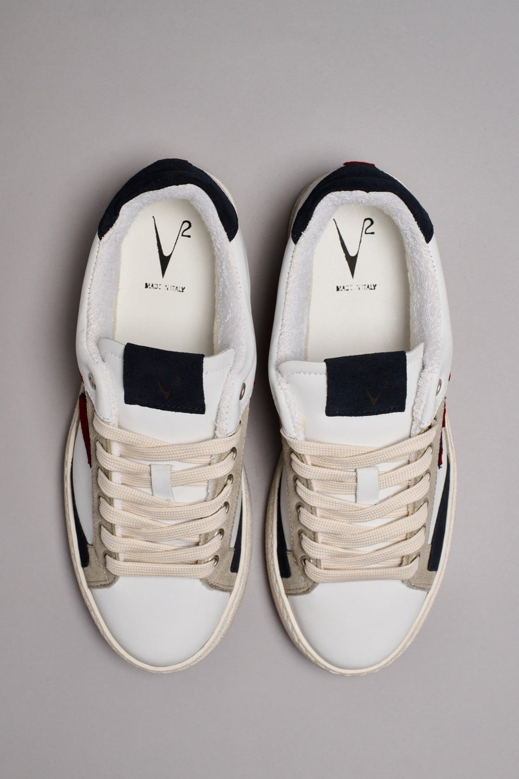 V2 PABLITO - WHITE SNEAKERS WITH SAND BLUE AND RED INSERTS