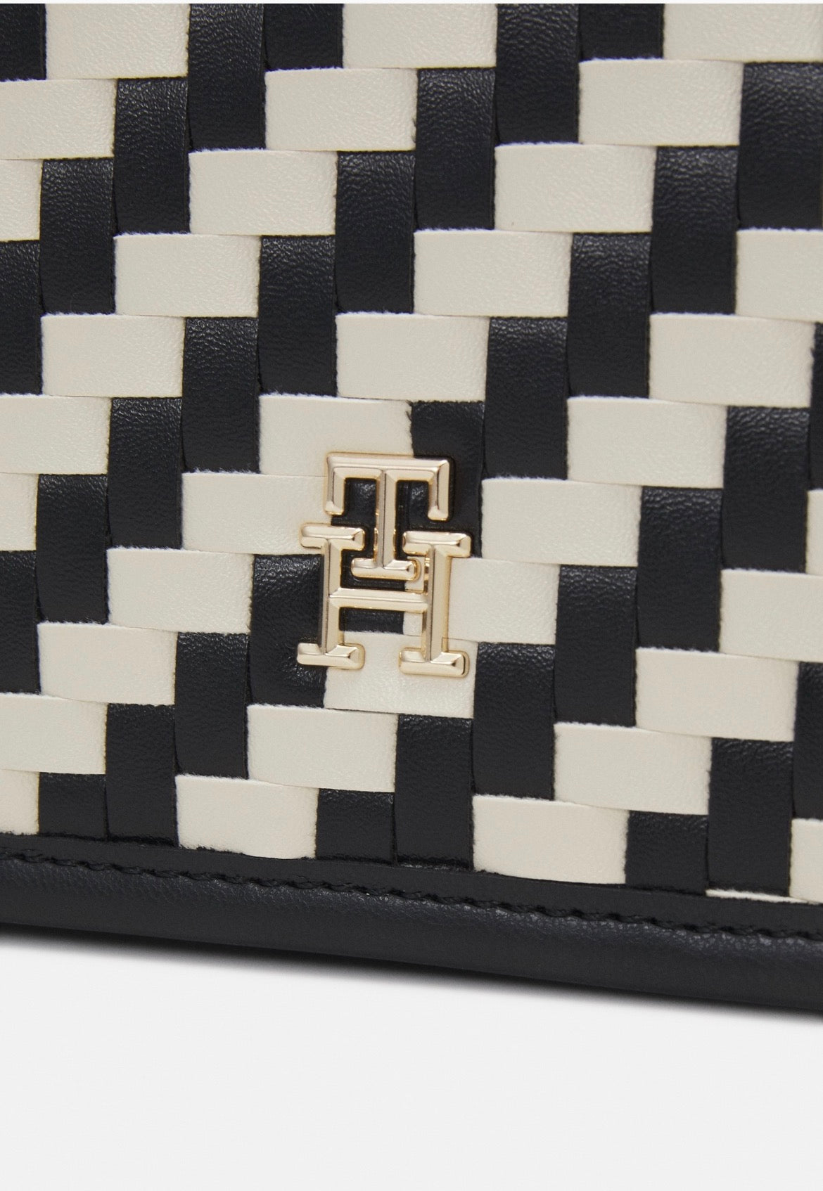 TOMMY HILFIGER BORSA A TRACOLLA NERA