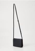 CALVIN KLEIN BORSA NERA
BORSA A TRACOLLA HARDWARE CON PATTINA